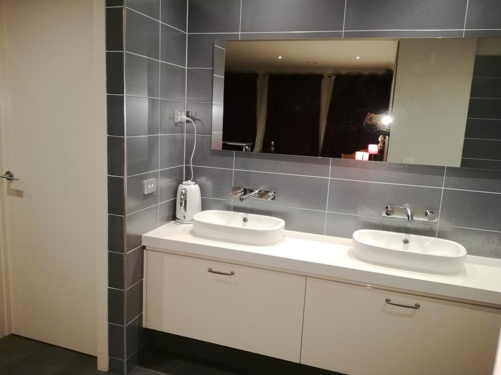 Lucky House Hotell Point Cook Eksteriør bilde